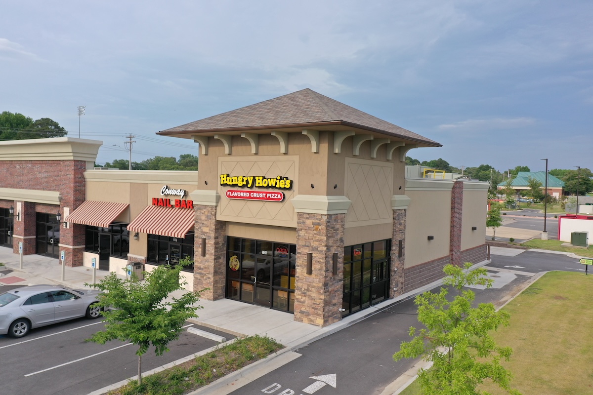 Exterior shot of a hungry howie's restaurant